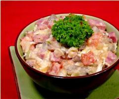 All about salads that are prepared in Spain in the summer Tuna salad