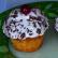 खट्टा क्रीम बेस पर नाजुक कपकेक खट्टा क्रीम के साथ हल्का त्वरित कपकेक