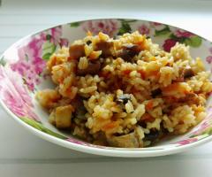 Is it possible to add mushrooms to pilaf?